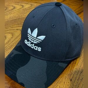 Adidas camo baseball cap.